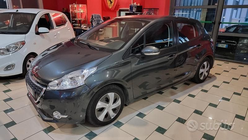 Usata Peugeot 208 Active 82 CV (60 kW) 2012 Grigio Utilitaria