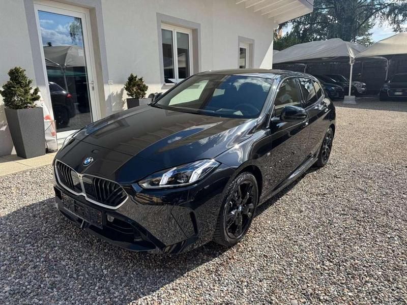 Nero Usata 2024 BMW 120 M Sport Utilitaria | 36.900 € (Buon prezzo) - Immagine 1/4