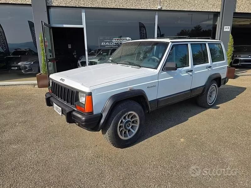 Usata Jeep Cherokee 80 CV (58 kW) 1990 Bianco SUV