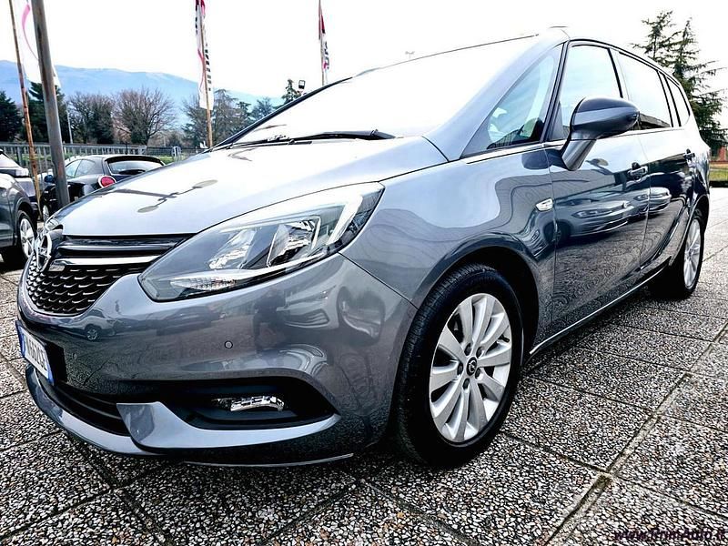 Grigio Usata 2018 Opel Zafira Innovation Monovolume | 12.980 € (Buon prezzo) - Immagine 1/4