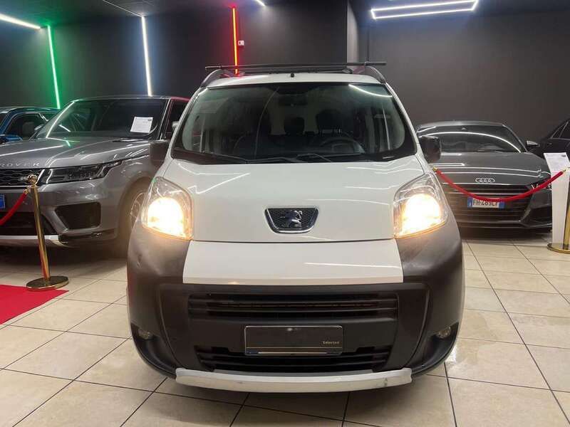 Usata Peugeot Bipper Outdoor 75 CV (55 kW) 2012 Bianco Monovolume