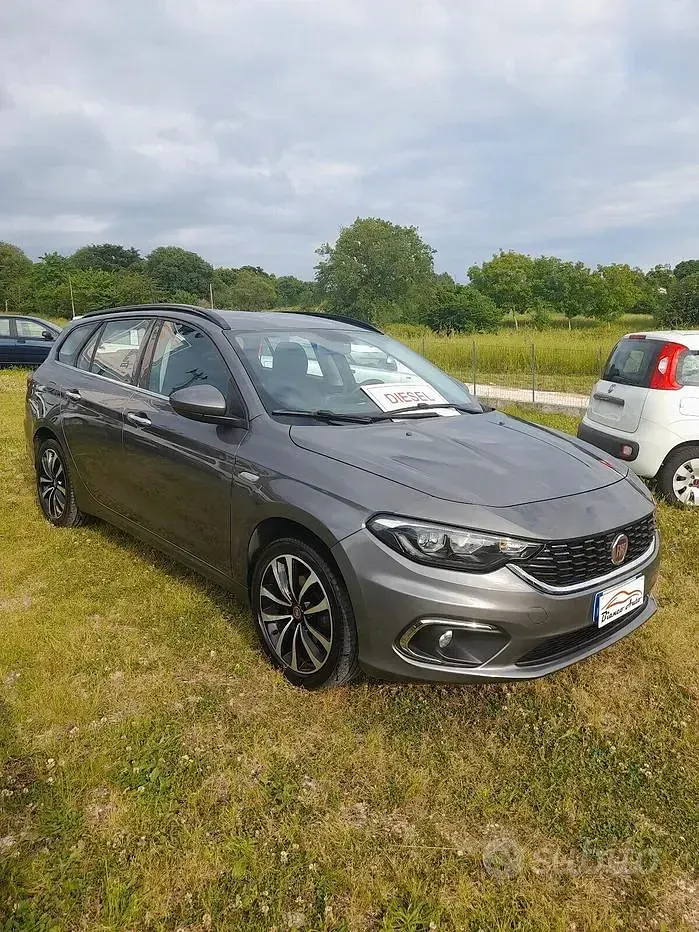 Usata Fiat Tipo Lounge 120 CV (88 kW) 2018 Grigio Station wagon