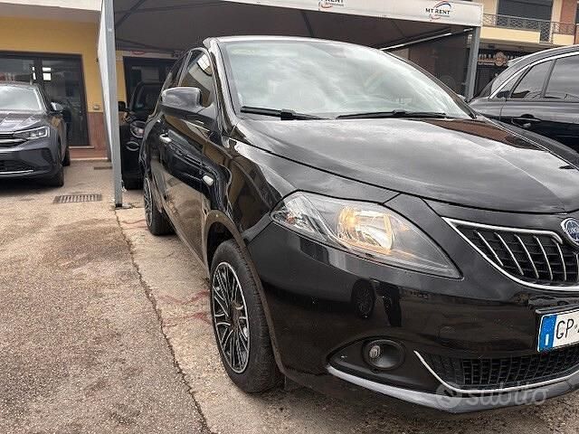 Usata Lancia Ypsilon 69 CV (50 kW) 2023 Nero Utilitaria