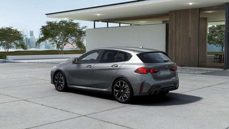 Nuova BMW 120 M Sport 170 CV (125 kW) 2026 Skyscraper grey metallic Utilitaria