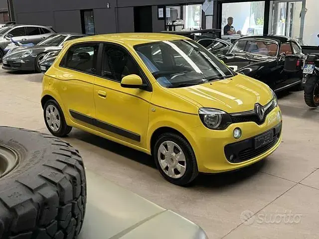 Usata Renault Twingo SE 69 CV (50 kW) 2016 Giallo metallizzato Utilitaria