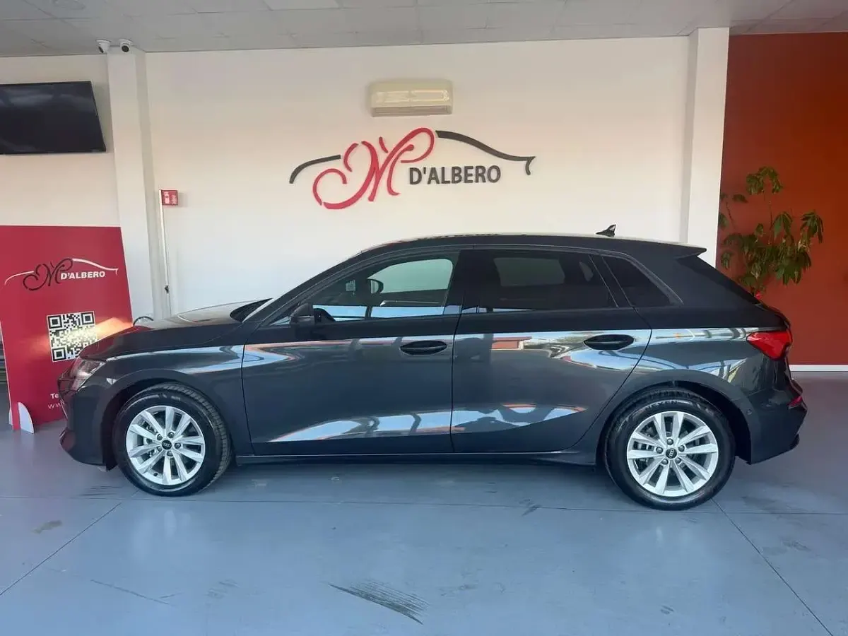 Nuova Audi A3 Sportback S-Line 150 CV (110 kW) 2025 Grigio Utilitaria