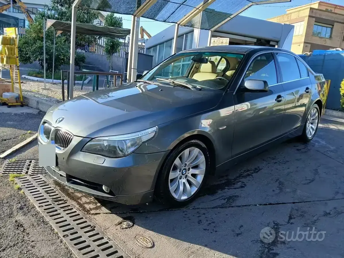 Usata BMW 530 231 CV (169 kW) 2006 Grigio Berlina