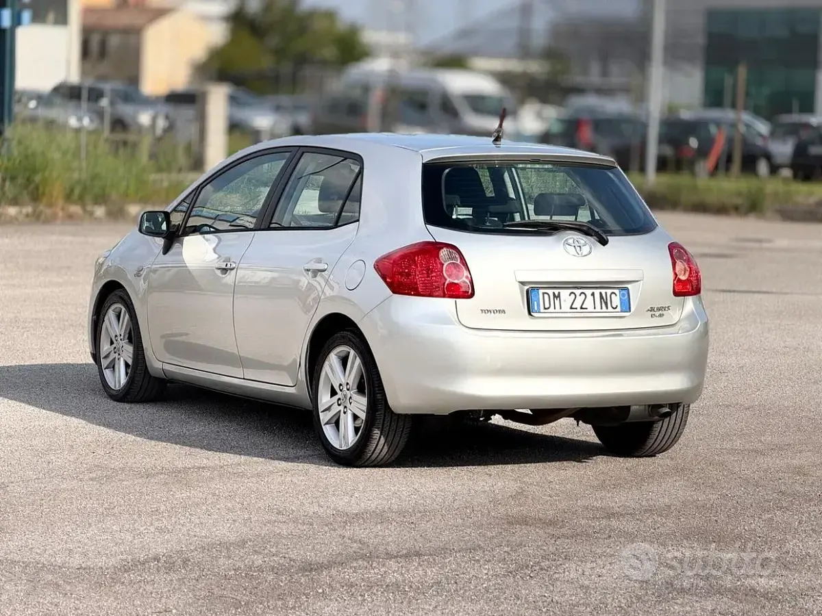 Usata Toyota Auris 177 CV (130 kW) 2008 Grigio Utilitaria