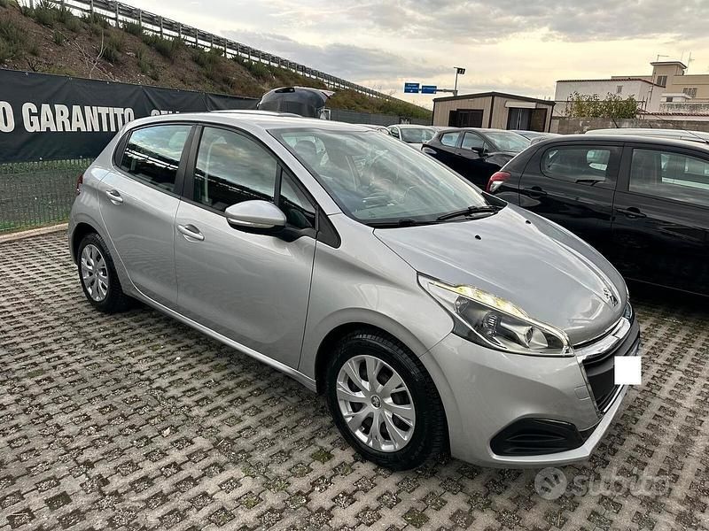 Usata Peugeot 208 Allure 75 CV (55 kW) 2018 Grigio Utilitaria