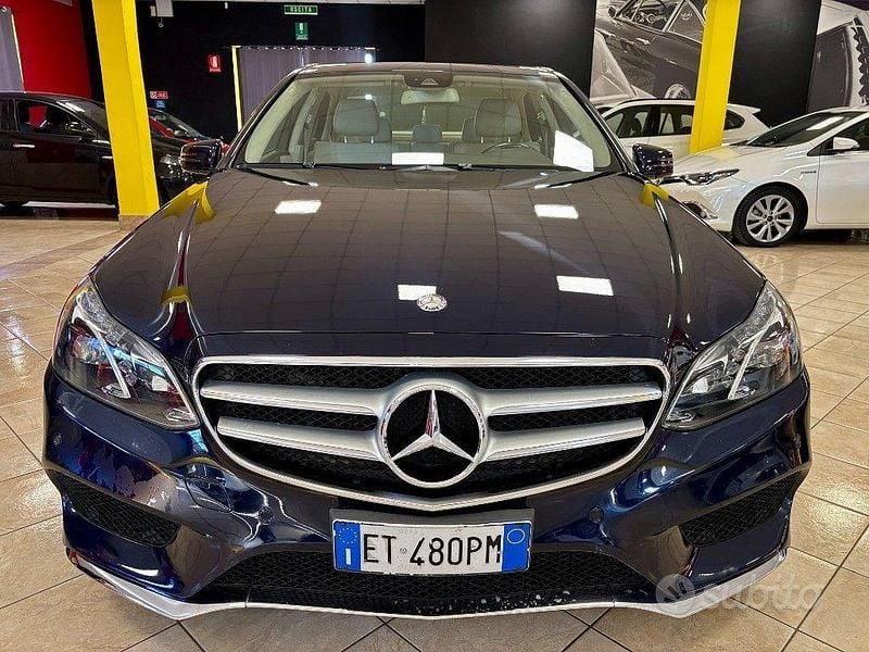 Usata Mercedes E350 Premium 252 CV (185 kW) 2014 Blu Berlina
