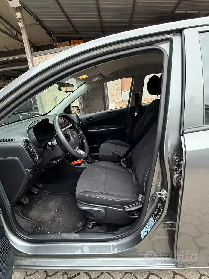 Usata Kia Picanto 67 CV (49 kW) 2022 Grigio Utilitaria