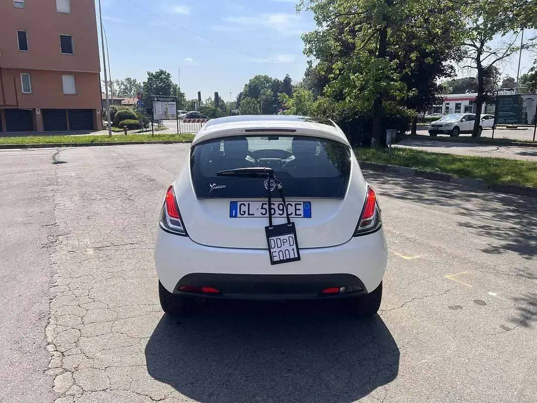 Usata Lancia Ypsilon S 86 CV (63 kW) 2017 Utilitaria