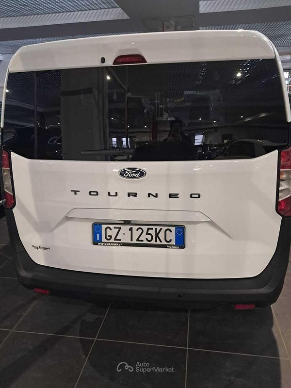 Usata Ford Tourneo Courier 124 CV (91 kW) 2025 Bianco Monovolume