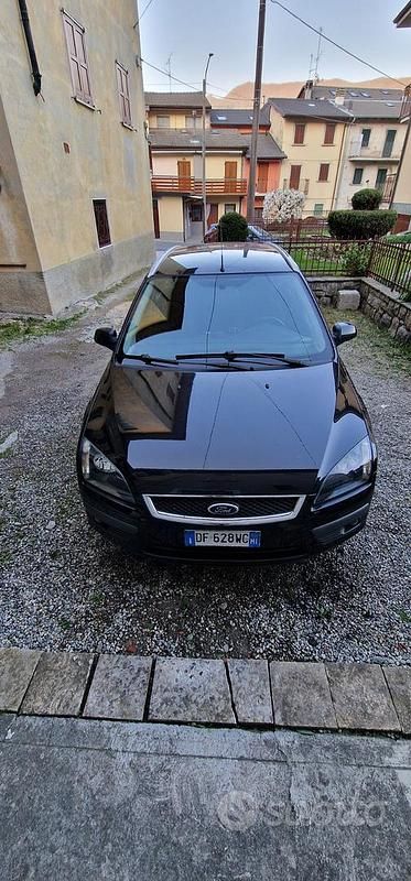 Usata Ford Focus 116 CV (85 kW) 2007 Nero Station wagon