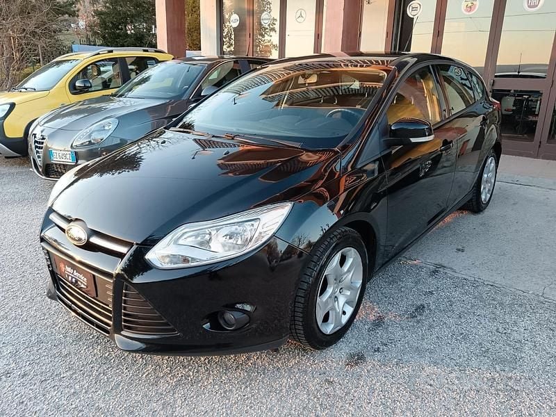 Usata Ford Focus 120 CV (88 kW) 2013 Nero Berlina