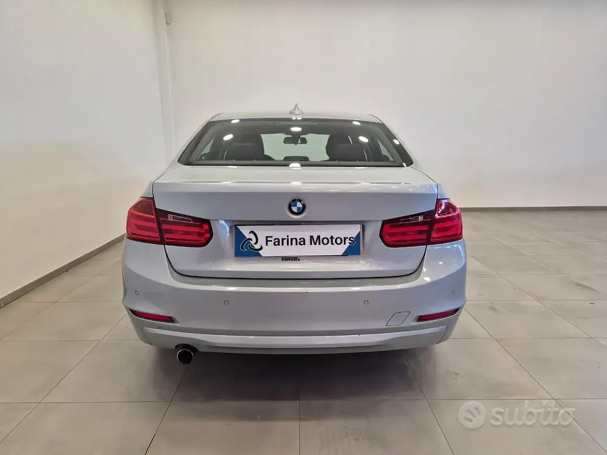 Usata BMW 316 Sport Line 116 CV (85 kW) 2012 Grigio Berlina