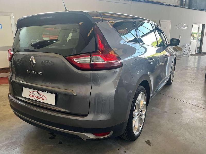 Usata Renault Grand Scénic IV Initiale Paris 120 CV (88 kW) 2020 Grigio scuro metallizzato Monovolume