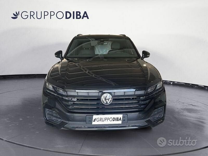 Usata VW Touareg Atmosphere 286 CV (210 kW) 2023 Nero SUV
