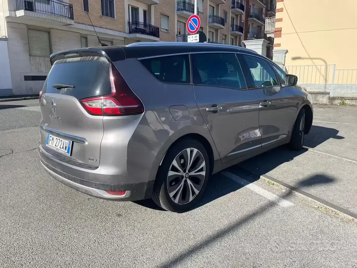 Usata Renault Scenic E-Tech 110 CV (80 kW) 2017 Grigio Monovolume