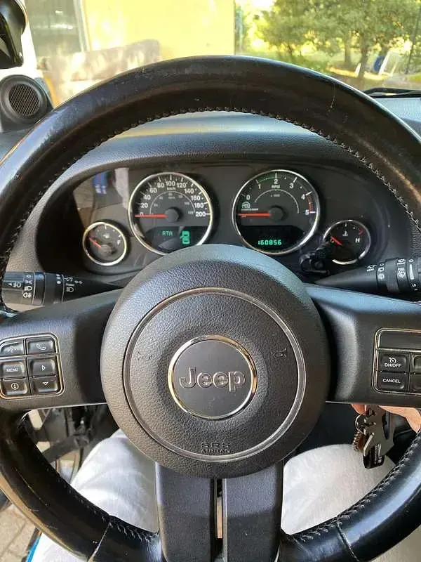 Usata Jeep Wrangler Sport 200 CV (147 kW) 2012 Nero SUV