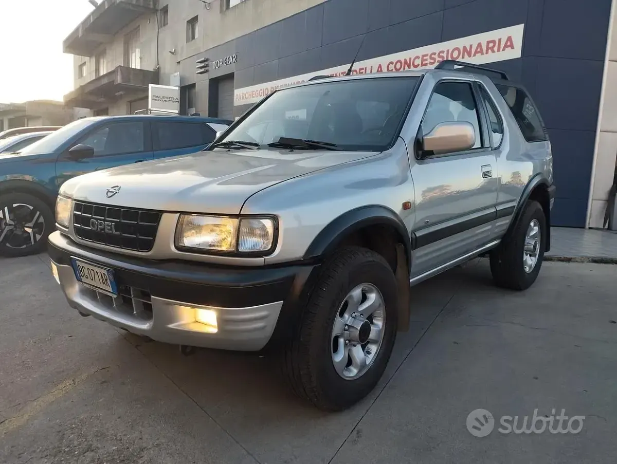 Usata Opel Frontera Sport 115 CV (84 kW) 1999 Grigio SUV