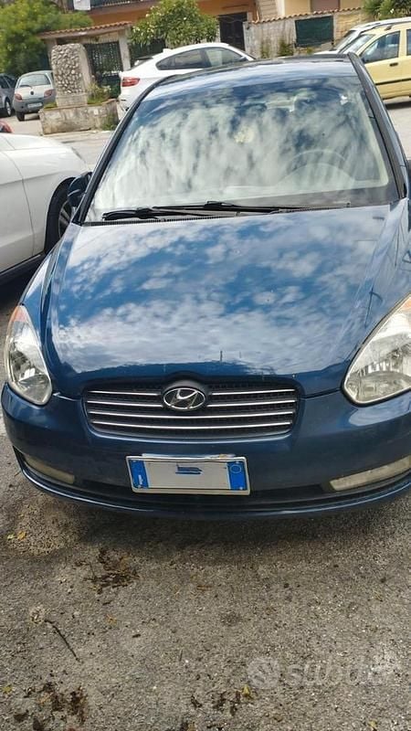 Usata Hyundai Accent 2007 Blu Berlina