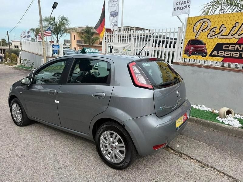 Usata Fiat Punto Easy 77 CV (56 kW) 2012 Grigio Utilitaria