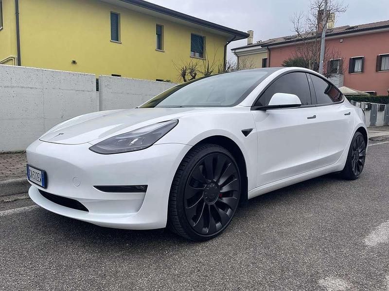 Bianco Usata 2023 Tesla Model 3 Performance Tre volumi | 39.000 € (Molto cara) - Immagine 1/4