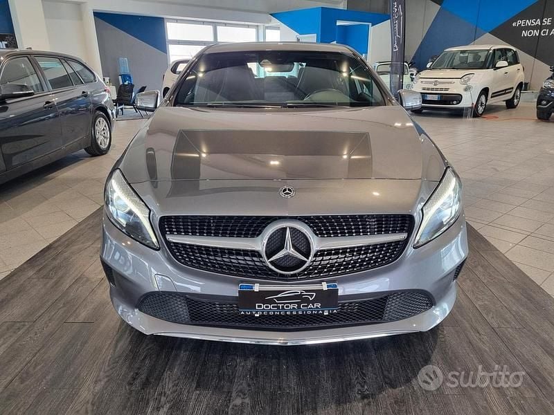 Usata Mercedes A180 109 CV (80 kW) 2017 Grigio Berlina