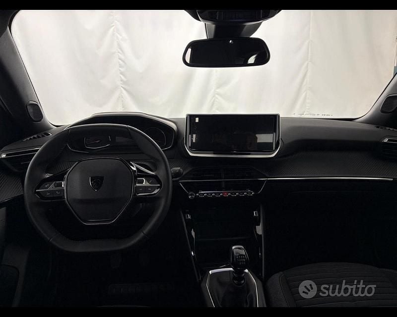 Używany Peugeot 2008 Active 102 KM (75 kW) 2024 Biały SUV