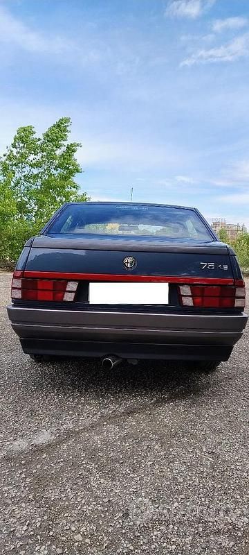 Usata Alfa Romeo 75 110 CV (80 kW) 1989 Blu/azzurro Berlina