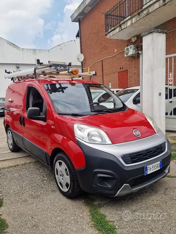 Usata Fiat Fiorino 95 CV (69 kW) 2017 Rosso Monovolume