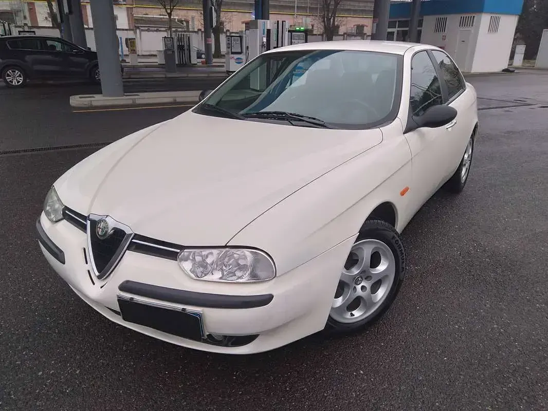 Usata Alfa Romeo 156 Distinctive 155 CV (114 kW) 2001 Beige Berlina