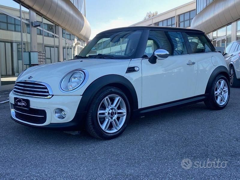 Usata Mini Cooper D 111 CV (81 kW) 2010 Beige Utilitaria