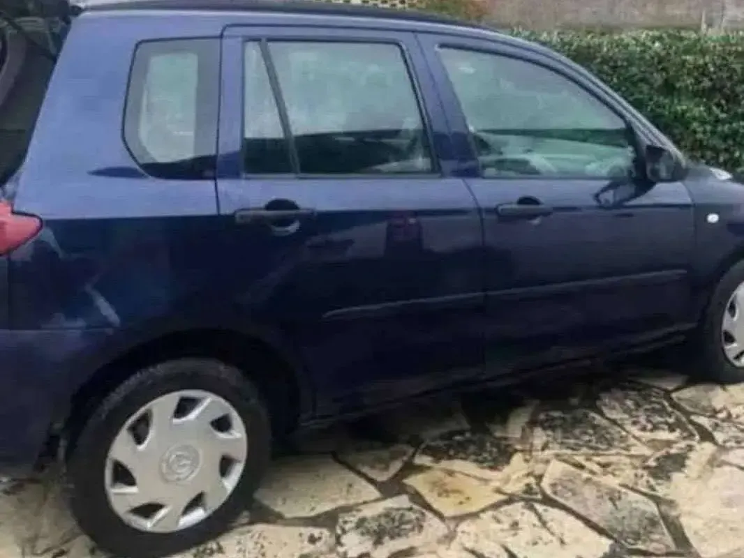 Usata Mazda 2 68 CV (50 kW) 2003 Bluazzurro Utilitaria
