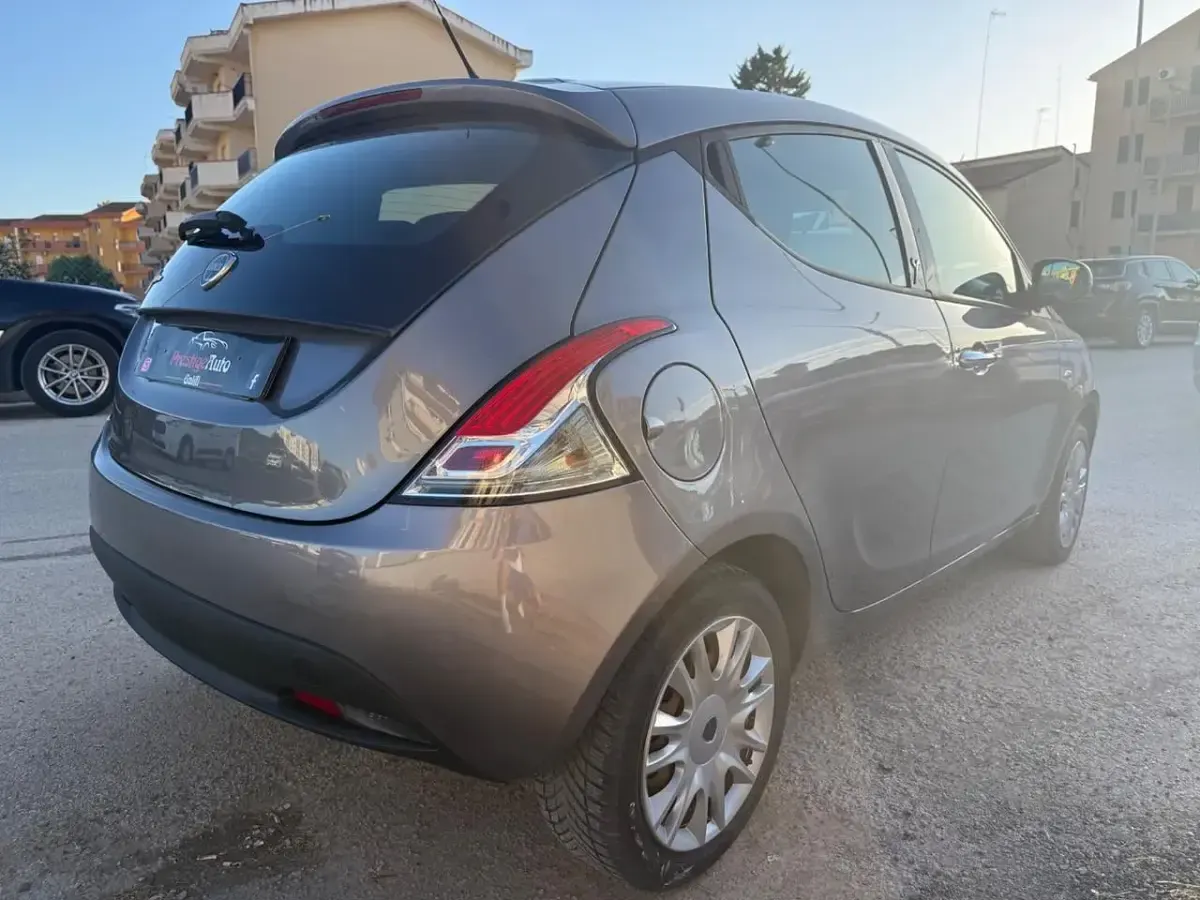 Usata Lancia Ypsilon S 95 CV (69 kW) 2013 Grigio Utilitaria