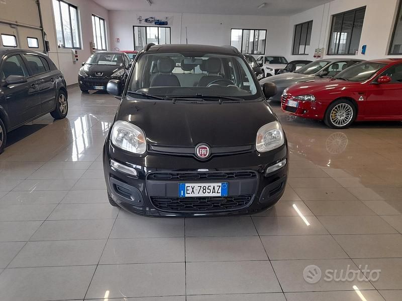 Usata Fiat Panda Lounge 69 CV (50 kW) 2014 Nero Utilitaria