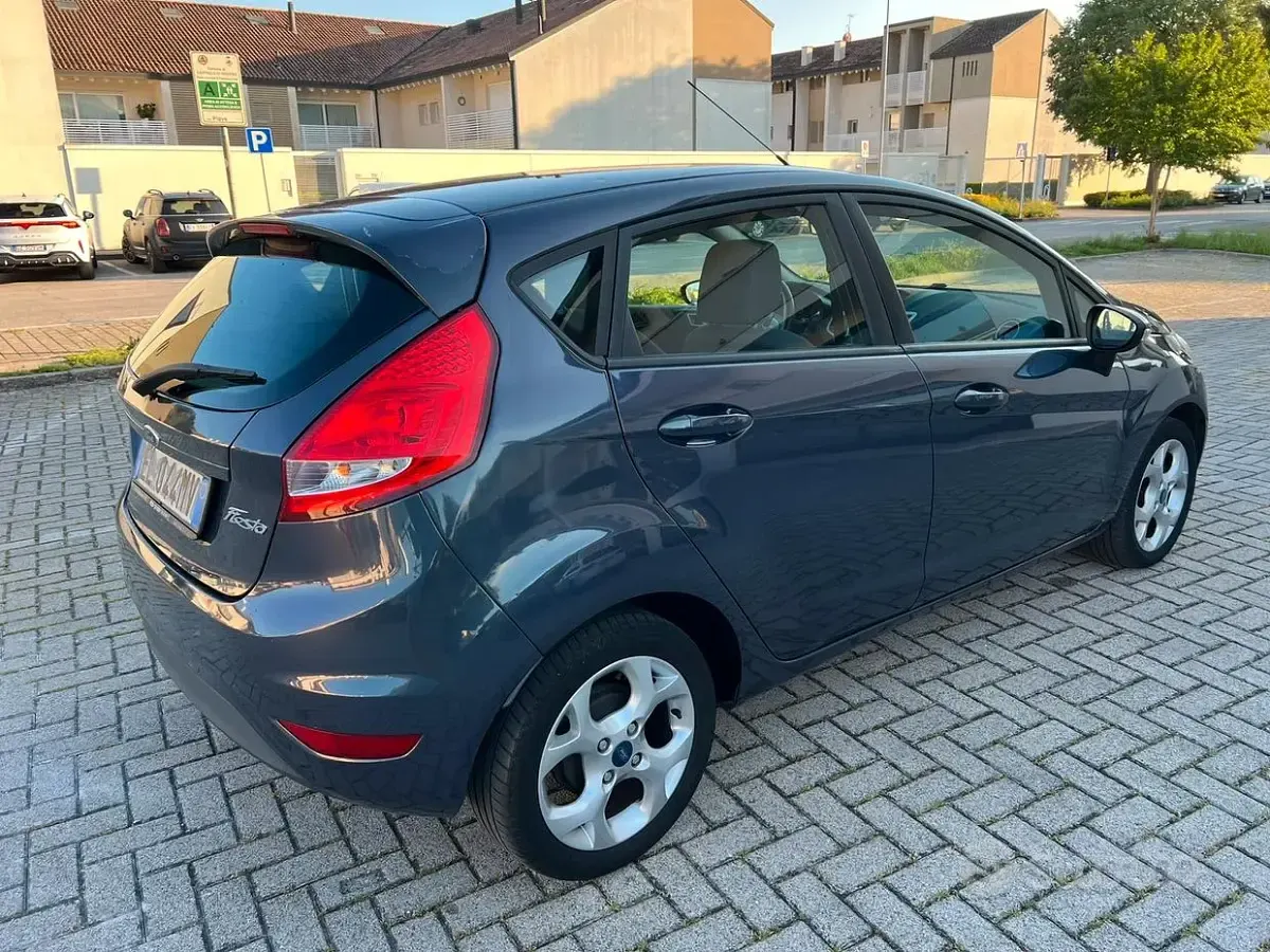 Second-hand Ford Fiesta 2012 Berlinǎ