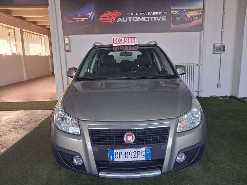 Usata Fiat Sedici Dynamic 107 CV (78 kW) 2008 Grigio SUV