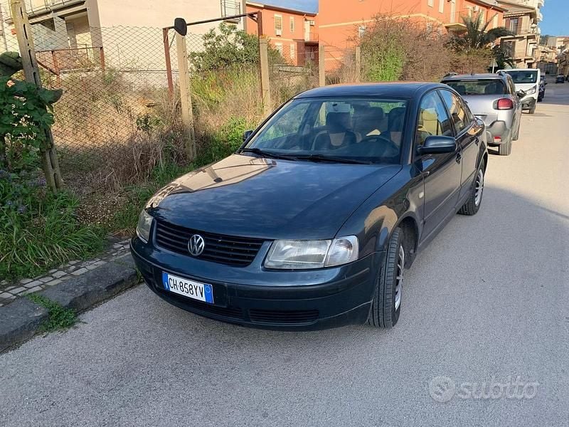 Usata VW Passat 115 CV (84 kW) 1999 Marrone Berlina