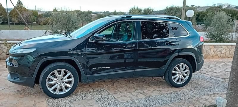 Usata Jeep Cherokee Limited 140 CV (102 kW) 2016 Nero SUV
