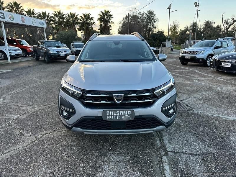 Usata Dacia Jogger Extreme 101 CV (74 kW) 2022 Argento Monovolume