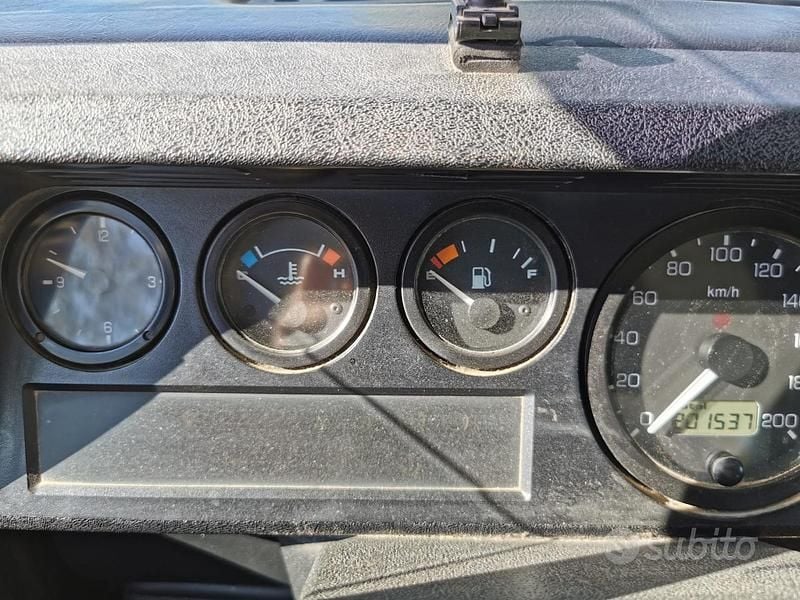 Usata Land Rover Defender 122 CV (89 kW) 2006 Bianco SUV