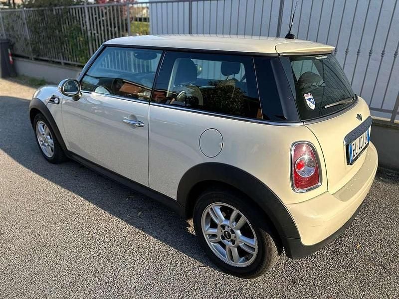 Usata Mini ONE 75 CV (55 kW) 2011 Bianco Utilitaria