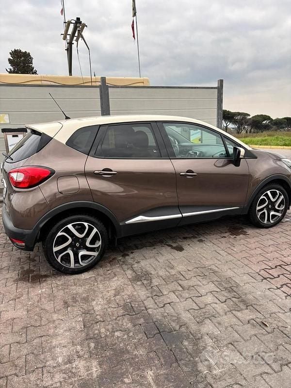 Usata Renault Captur 90 CV (66 kW) 2016 SUV