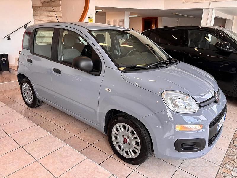 Grigio Usata 2022 Fiat Panda S Tre volumi | 9000 € (Ottimo prezzo) - Immagine 1/4