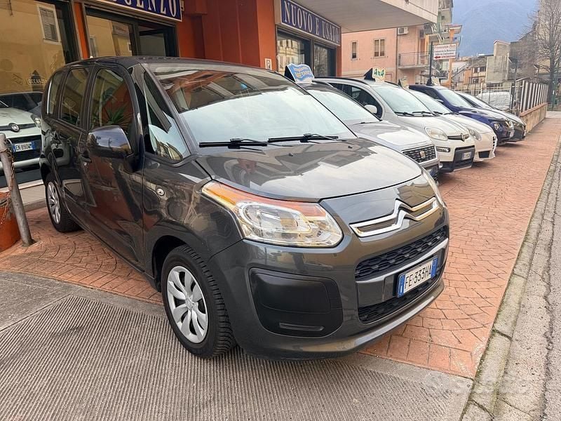 Grigio Usata 2016 Citroën C3 Picasso Exclusive Monovolume | 6990 € (Buon prezzo) - Immagine 1/4