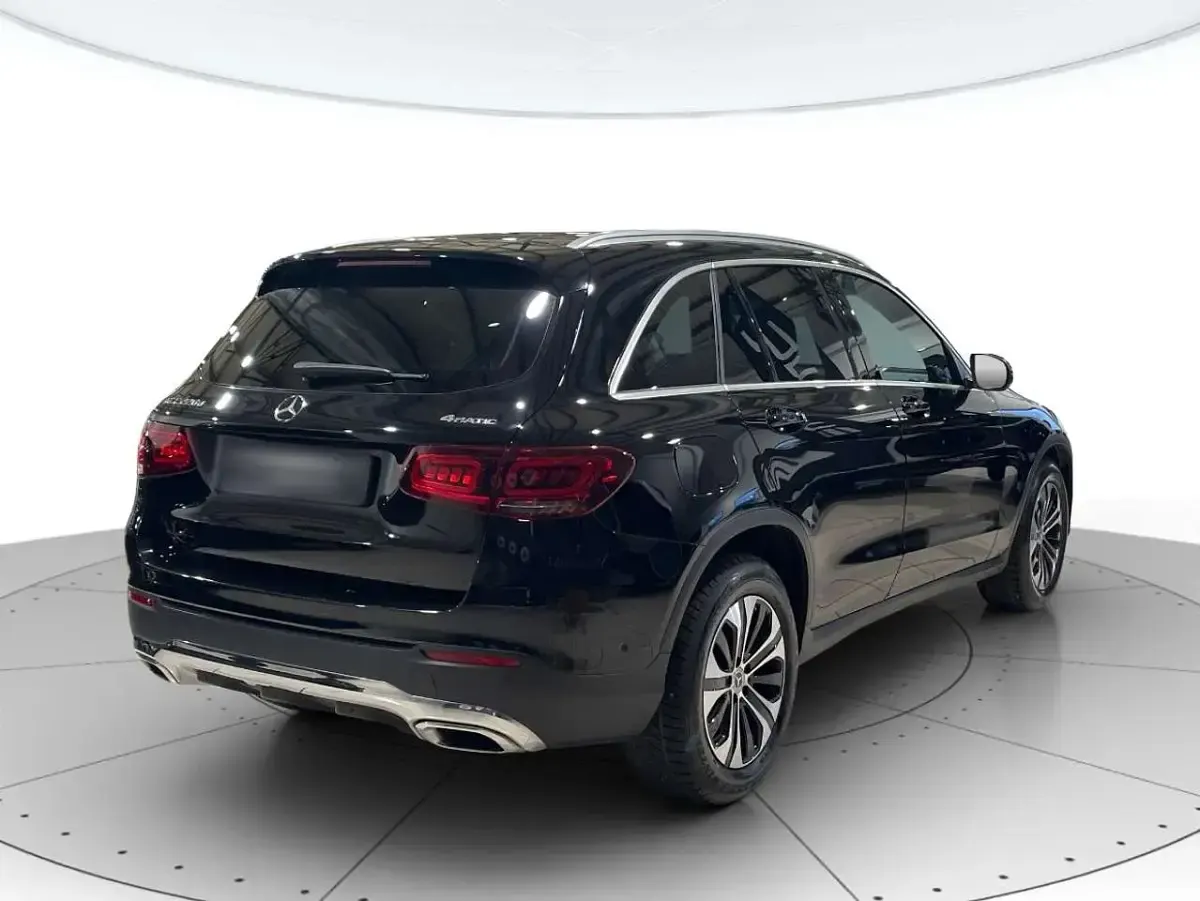 Usata Mercedes GLC220 Business 194 CV (142 kW) 2022 Nero SUV