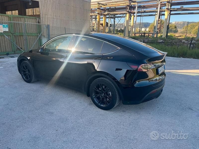 Usata Tesla Model Y RWD 219 kW (299 CV) 2024 Nero SUV