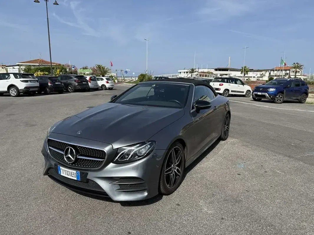 Usata Mercedes E220 AMG line 194 CV (142 kW) 2018 Cabrio